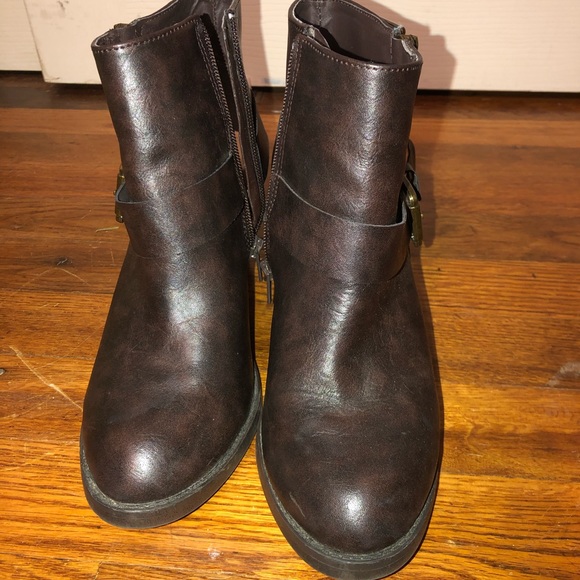 Brown ankle booties - Picture 3 of 3